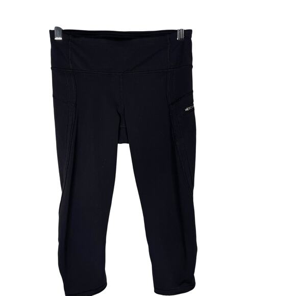 Lululemon Womens 4 Black Tulip Back Hem Cropped Capri Leggings Workout - Picture 1 of 11